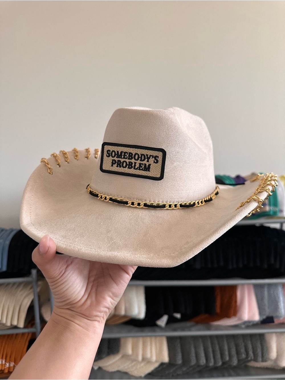 Morgan Wallen - Somebody's Problem Cream Suede Cowboy Hat with Gold Chain Trim - Picture 6 of 6